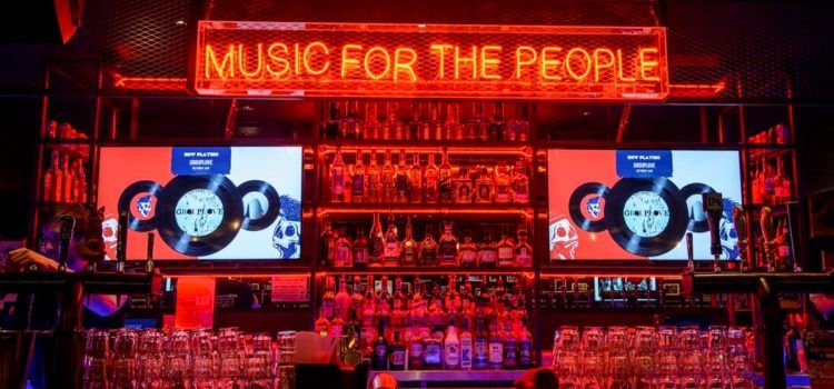 Live artiesten boeken: Hoe zit dat met ontheffingen en vergunningen voor muziek in de horeca? Live artiesten boeken: Hoe zit dat met ontheffingen en vergunningen voor muziek in de horeca?